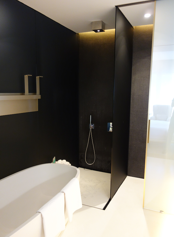 MO Bathroom 2