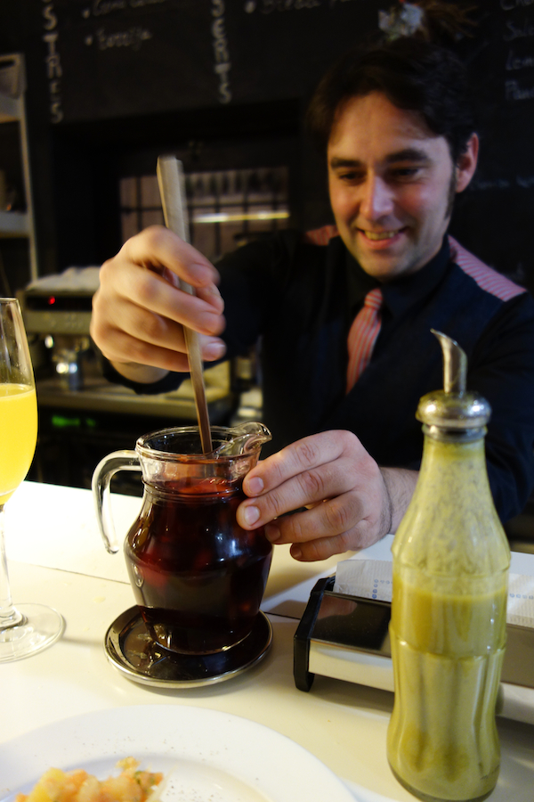 Tapeo Sangria Mixing